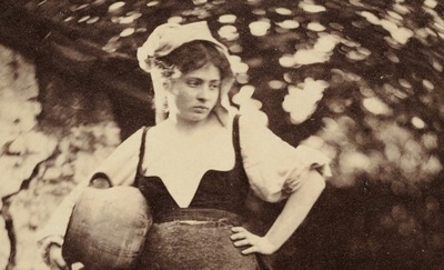 Oprowadzanie specjalistyczne po wystawie „Monochrom. Wszystkie kolory tęczy”